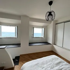 Brand New With Seaview & Private Parking Appartement Gênes